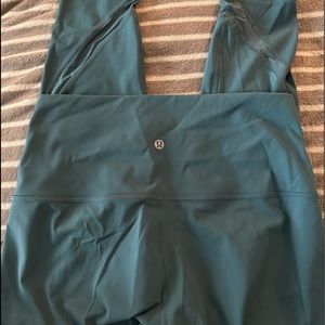 lulu leggings size 8 worn one time (I took the tag off on the inside)